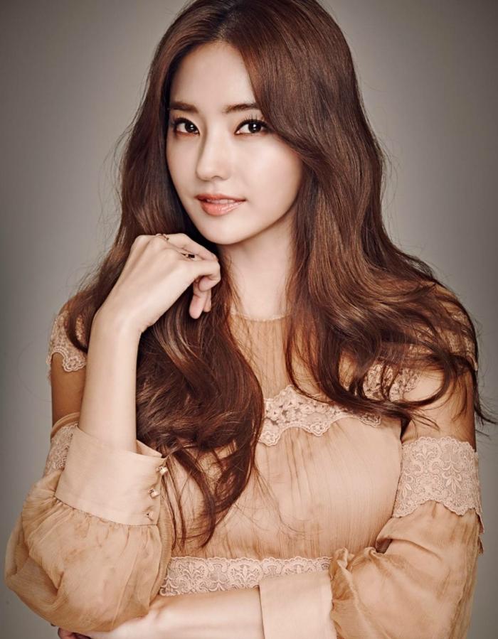 圈,在参演《蓝色生死恋》之前就有了不错的成绩,在演了男二韩泰熙后