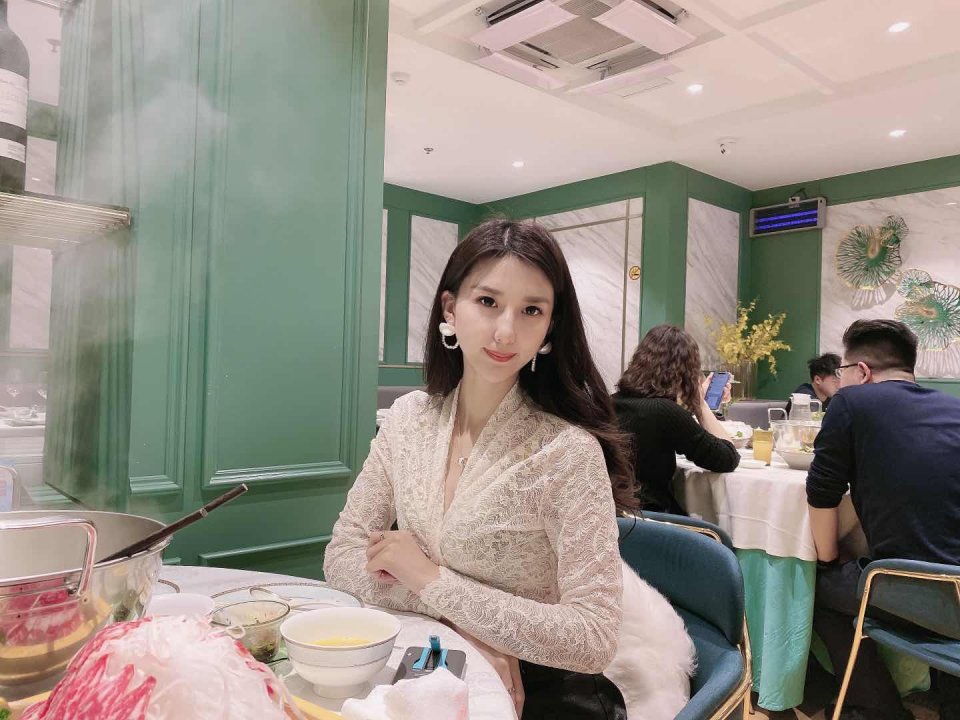 黑龙江95后美女赵安琪最新美图秀外慧中秀丽端庄之美