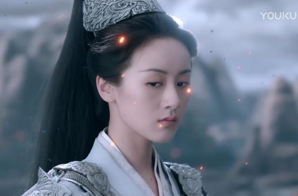 琉璃美人煞:司凤是妖又如何?为三界扛鸿蒙炉熔炉,昊辰能做到?