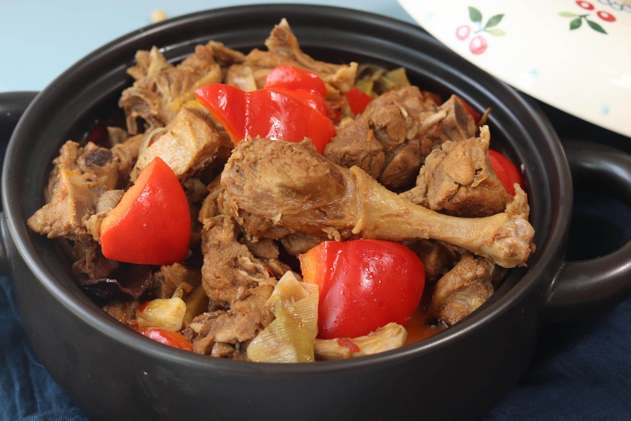 鸭腿和它很搭,全程不加一滴水,汤汁鲜香十足,比吃排骨还香