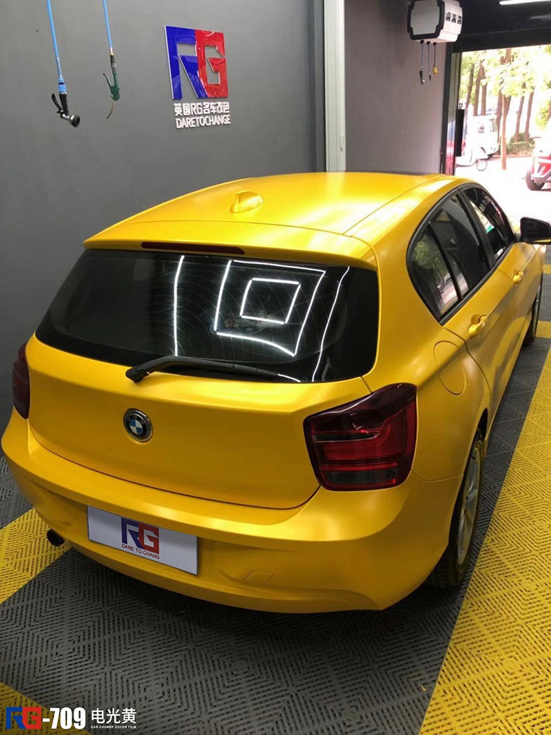 宝马116i车身改色电光黄 rg瑞集改色膜江苏靖江