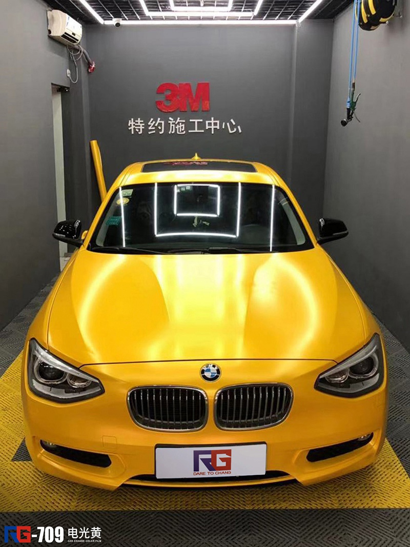 宝马116i车身改色电光黄 rg瑞集改色膜江苏靖江