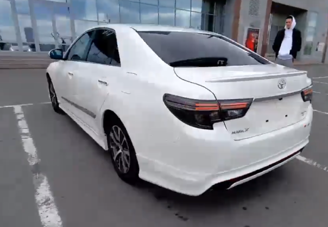 2021款丰田锐志现身全方位大换血换装后驱v6