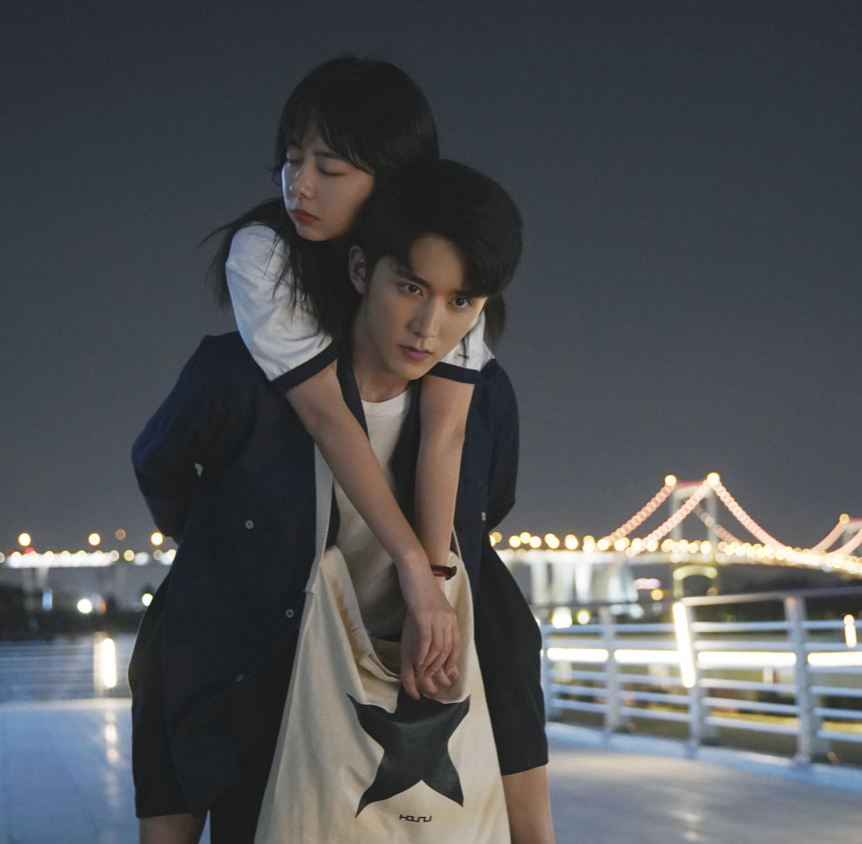 张新成 谭松韵,《以家人之名》喜剧片元素,看他俩互动太快乐了