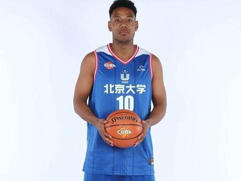 祝铭震兼具大学生俱乐部国家队球员三重身份成历史第一人