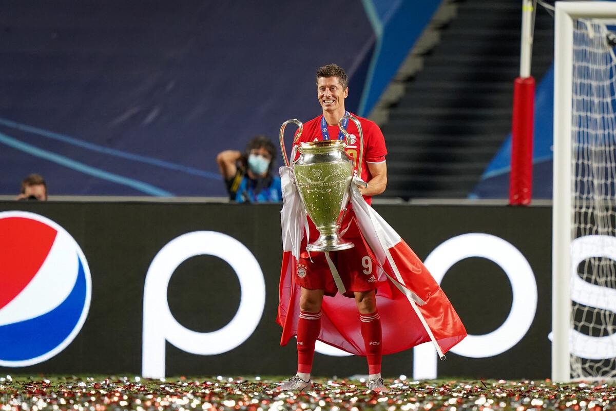 打破梅罗12年垄断,莱万首次斩获欧冠金靴