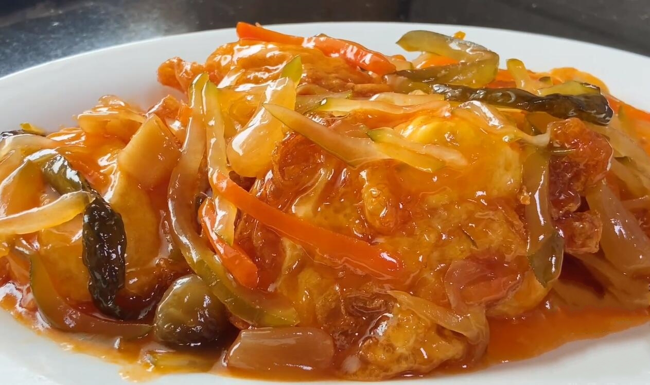 五柳炸蛋以五柳菜和鸡蛋作为主要食材,五柳菜其实就是五种腌菜,酸子姜