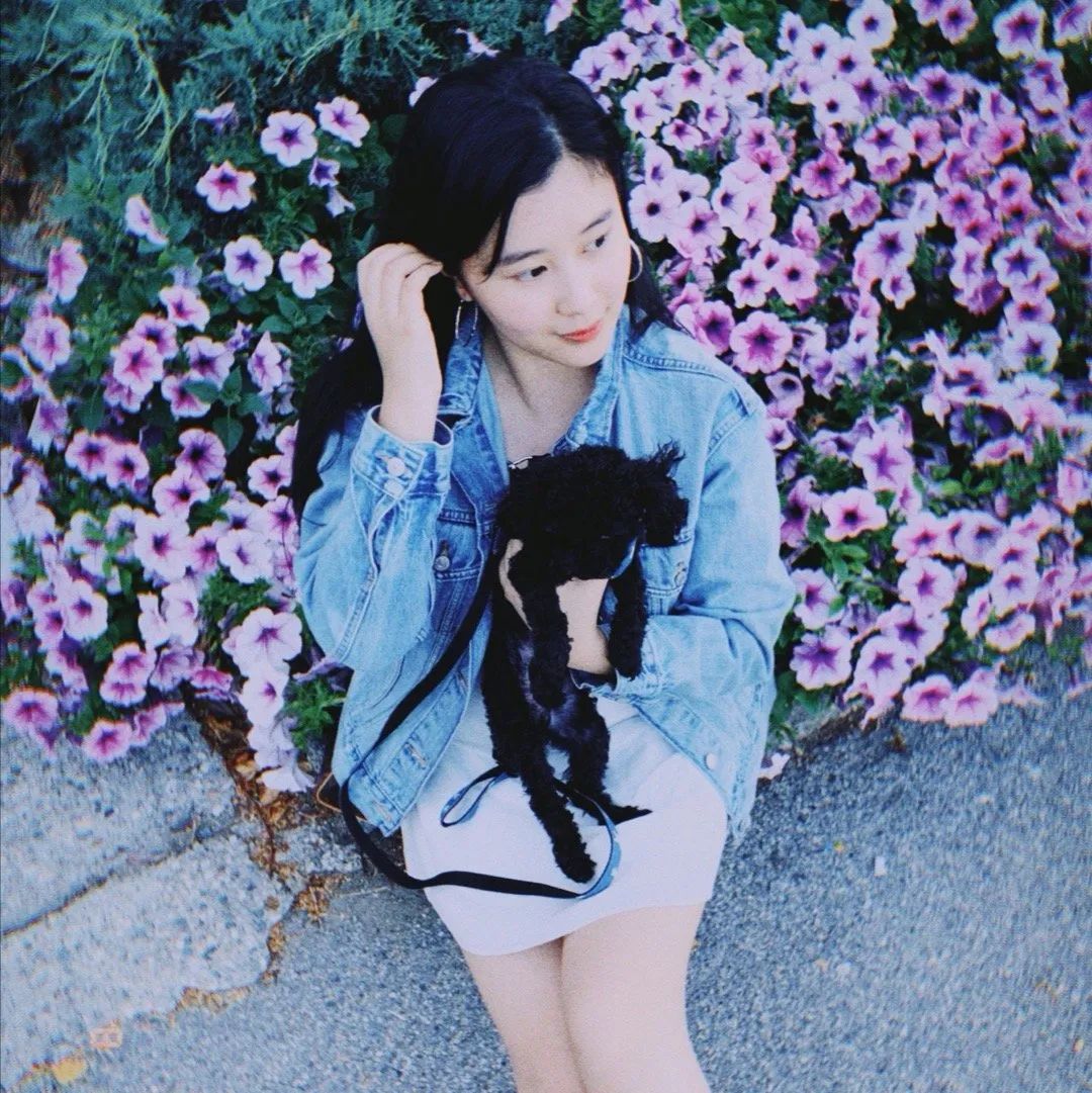 杨子18岁女儿晒美照,小露香肩尽显气质,颜值不输后妈黄圣依|杨海润