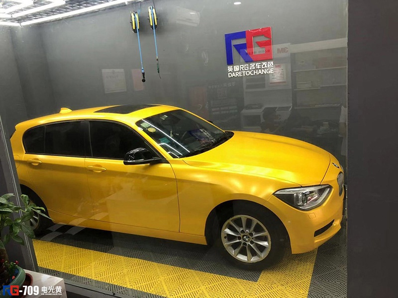 宝马116i车身改色电光黄 rg瑞集改色膜江苏靖江