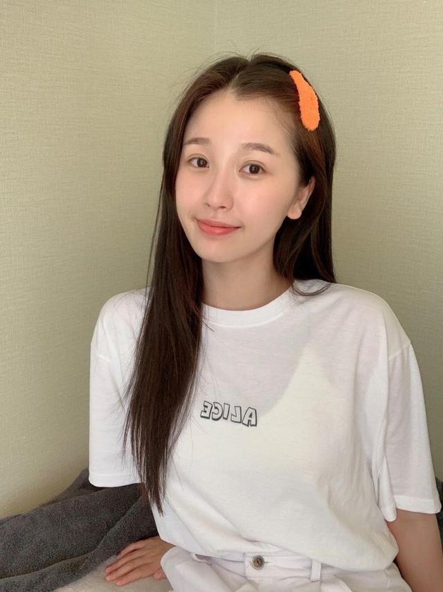 女团成员素颜照大比拼许佳琪最奶杨超越最纯赵粤差别不大