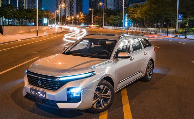 几万块圆瓦罐梦新宝骏rc5w轴距2米7后排还可当3人床