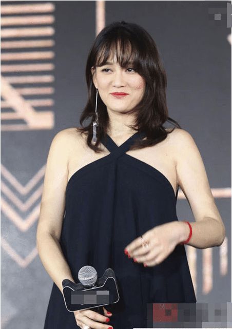 41岁陈乔恩也开始发福身材臃肿似怀孕少女感全无