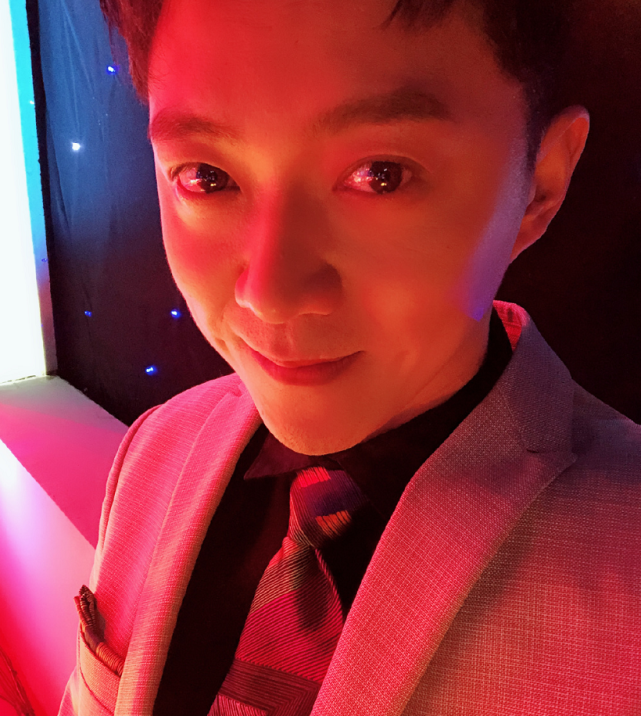 山东当家主持李鑫辞职,大衣哥从他节目走红,每月工资仅5500|李鑫|辞职