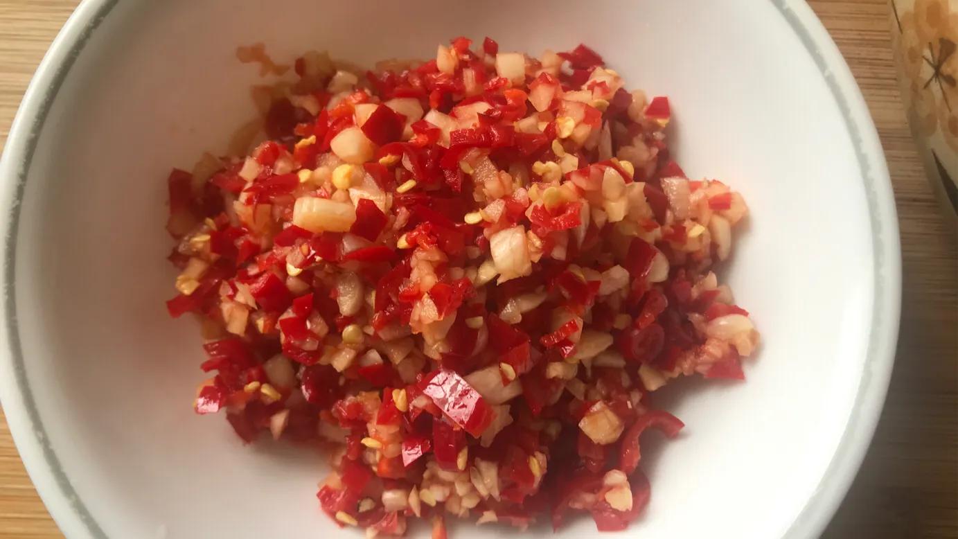 剁椒鱼头剁椒娃娃菜剁椒金针菇剁椒蒸香干剁椒还能做什么