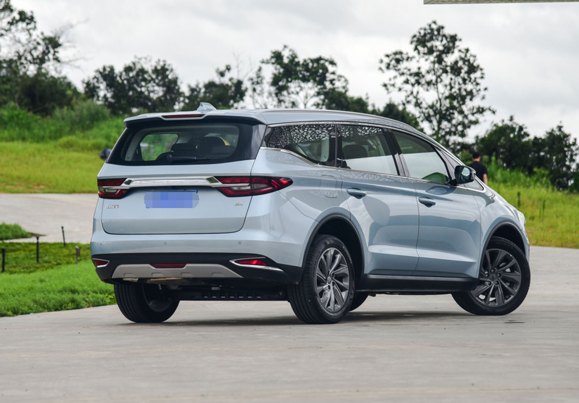 吉利回应价格战大6座跌至68万让别克gl8回老家吧