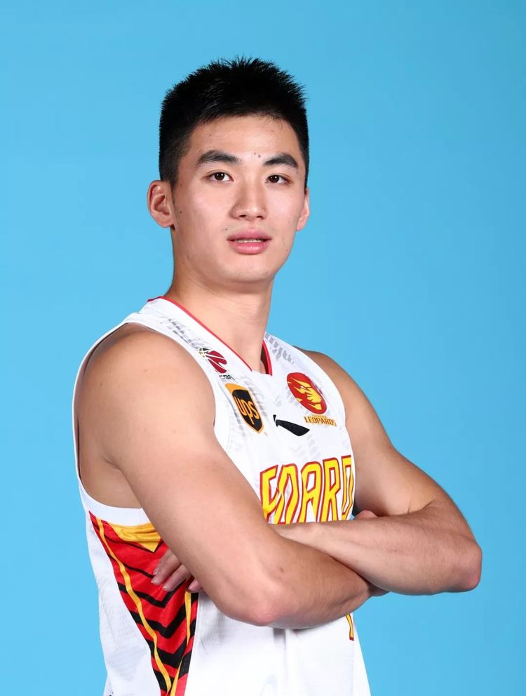 cba新疆补强蓄势待发欢迎于德豪