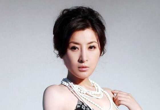 41岁王雅捷: 《马大帅》成名, 出道多年零绯闻, 今事业爱情双丰收