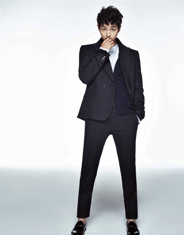 宋仲基油出新高度帅气西装也难掩油腻真想给他一张吸油纸