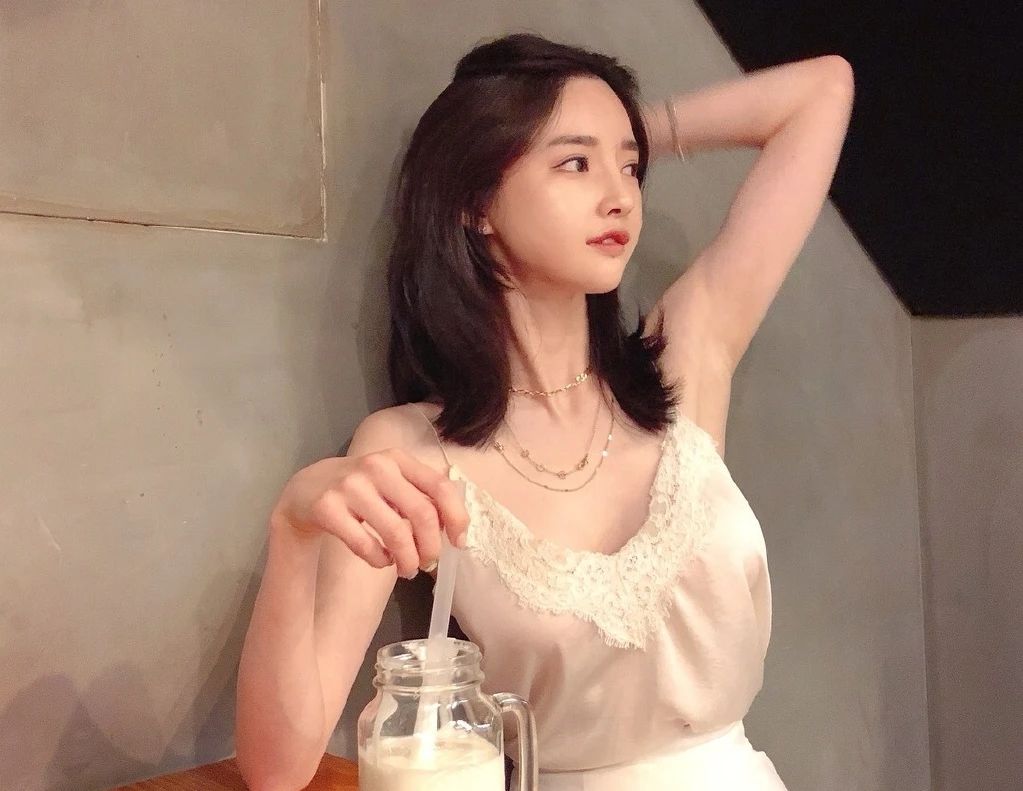 韩国花蛇潘十亿(韩国臭名昭著的花蛇)