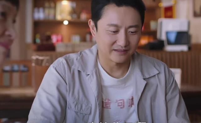 女方在看到李爸有些害羞的时候,也是很直接地表示我们家比较开明,我的