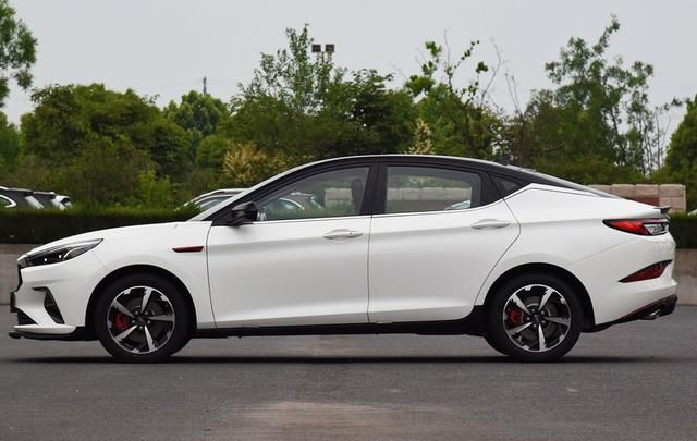 玛莎拉蒂前脸,大掀背设计,又一国产"网红车",火了!