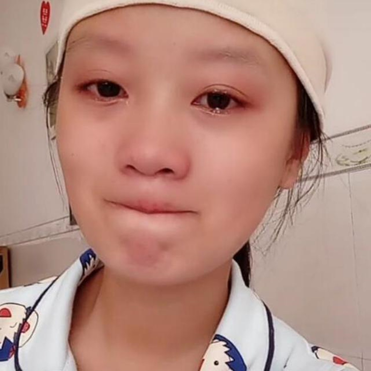 90后新手宝妈坐月子拍"流泪"照片,想着博同情,没想到被吐槽