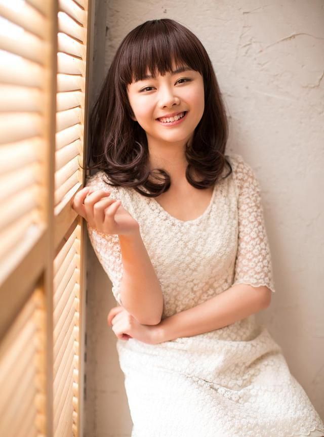 最近《以家人之名》关注度很高,其中饰演子秋妈妈的