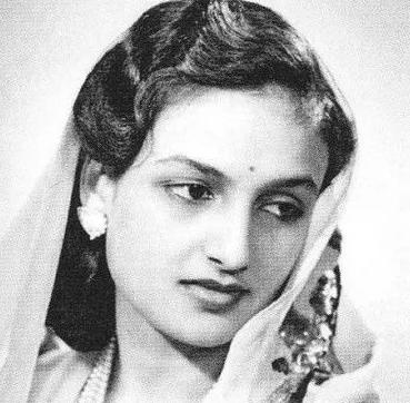 印度奢侈王妃,35岁带8子嫁入王室,拥有珠宝钻石无数,结局怎样|西塔