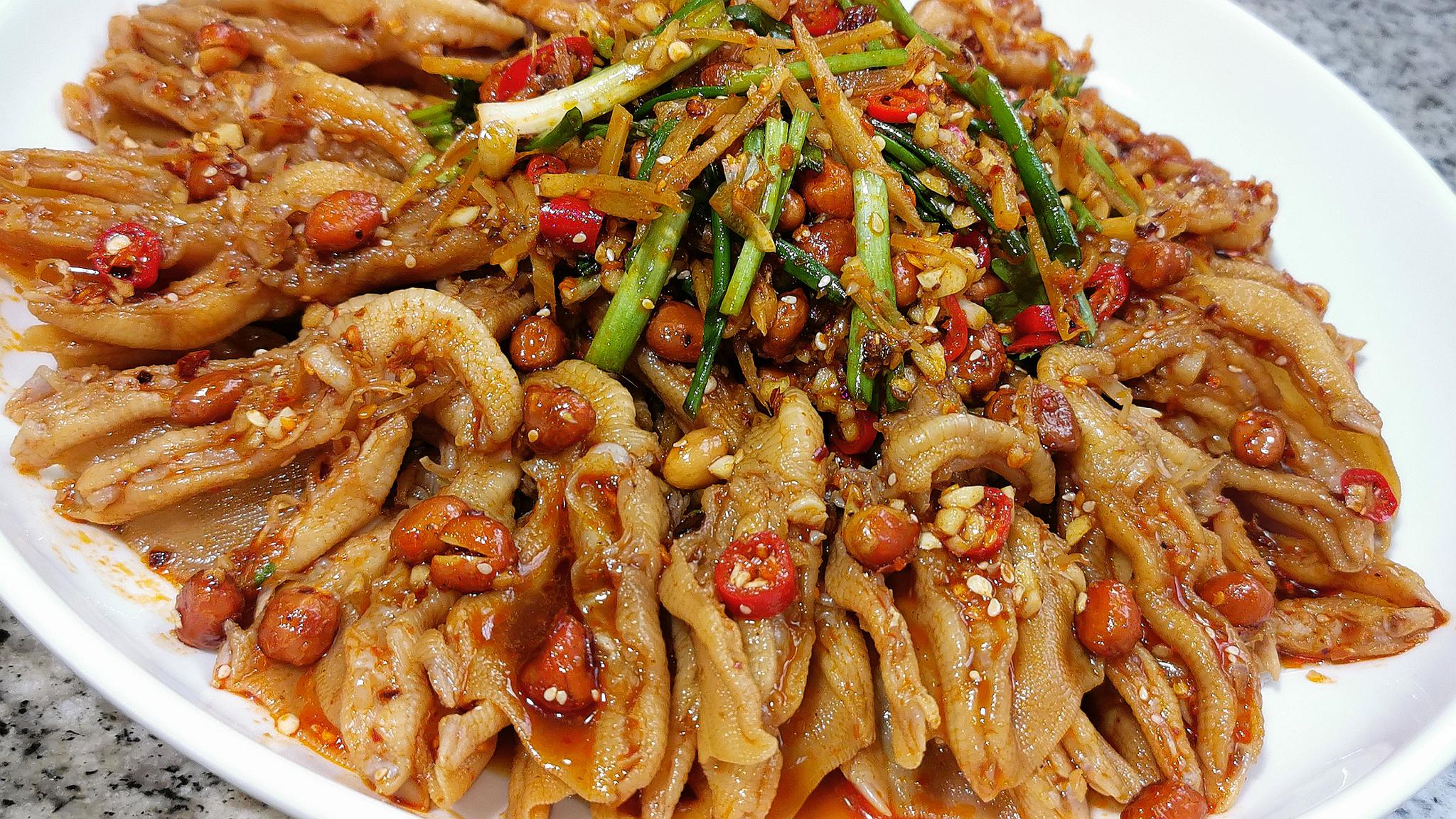 广西凉拌菜"无骨鸭爪"做法!二十几年老配方,香辣爽脆,超解馋