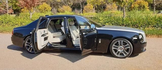 抛开常见的平开式车门,我们还能见到哪些车门?