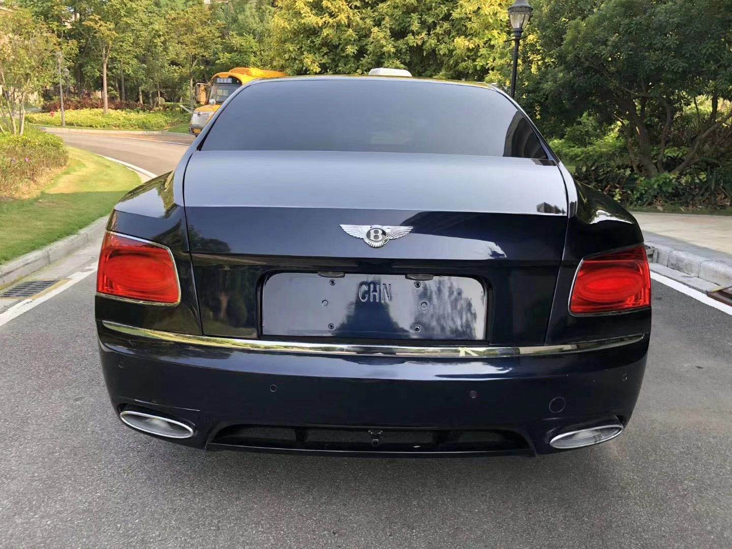 17款宾利飞驰售价36万,外观奢华贵气,彰显其独有的魅力