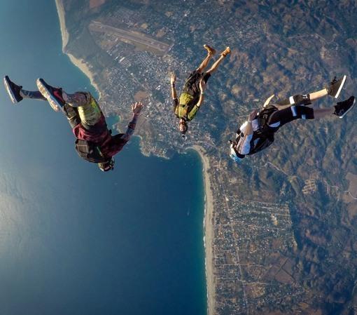 超刺激的极限跳伞高空摄影摄影师gurustunts