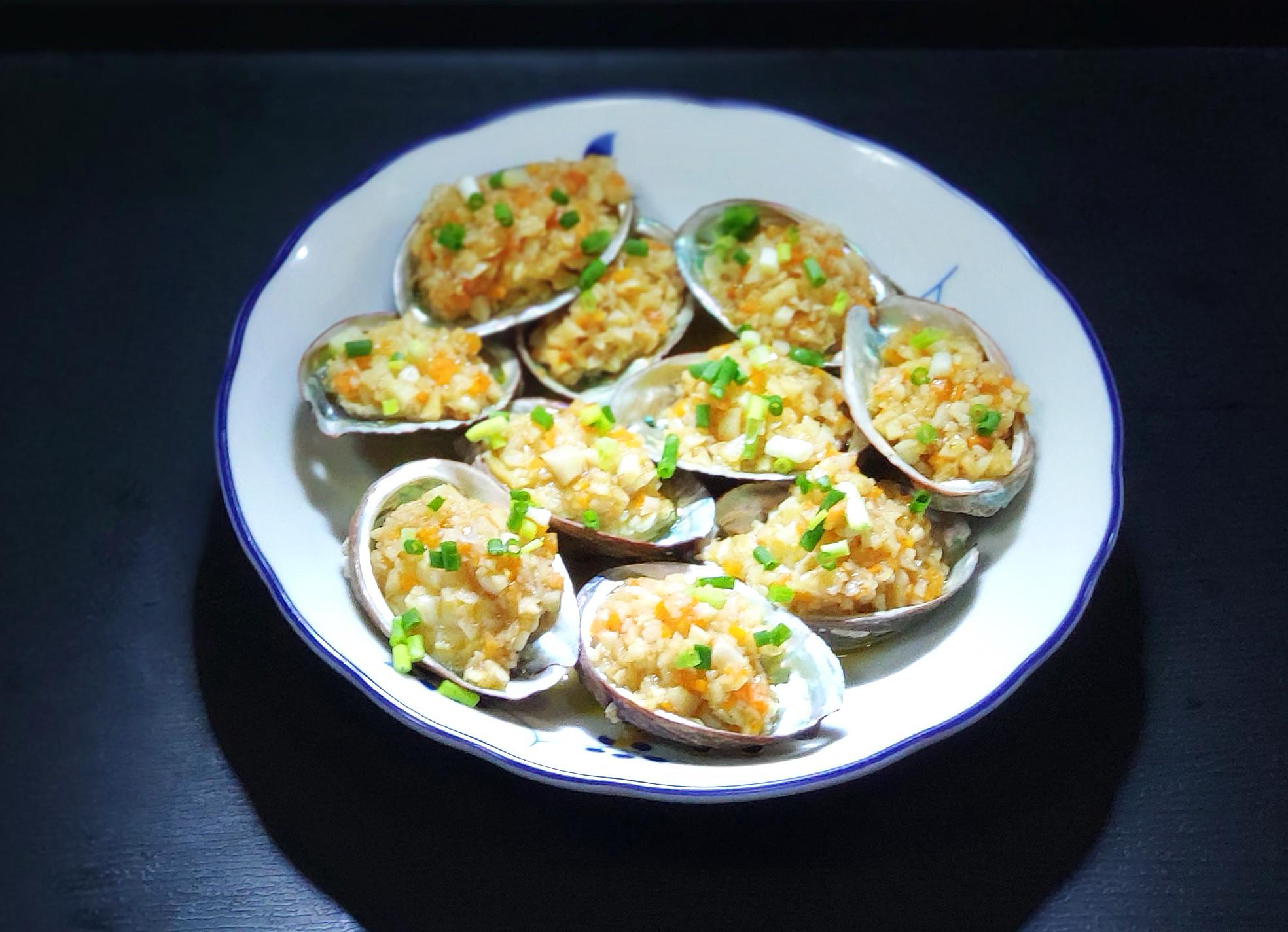 今天吃什么蒜蓉蒸鲍鱼味道鲜美好吃不贵制作简单拒绝零失败