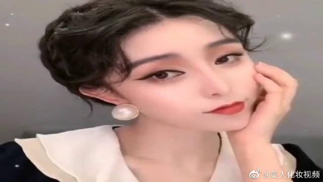 万万没想到 这么普通的她化妆模仿范冰冰 简直一模一样 万万没想到 这么普通的她化妆模仿范冰冰 简直一模一样