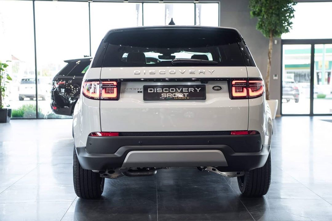 路虎发现运动版实车 白色的大气风格