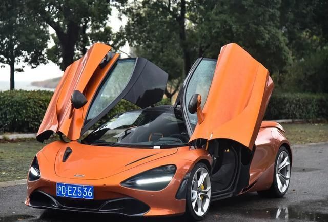 抛开常见的平开式车门,我们还能见到哪些车门?