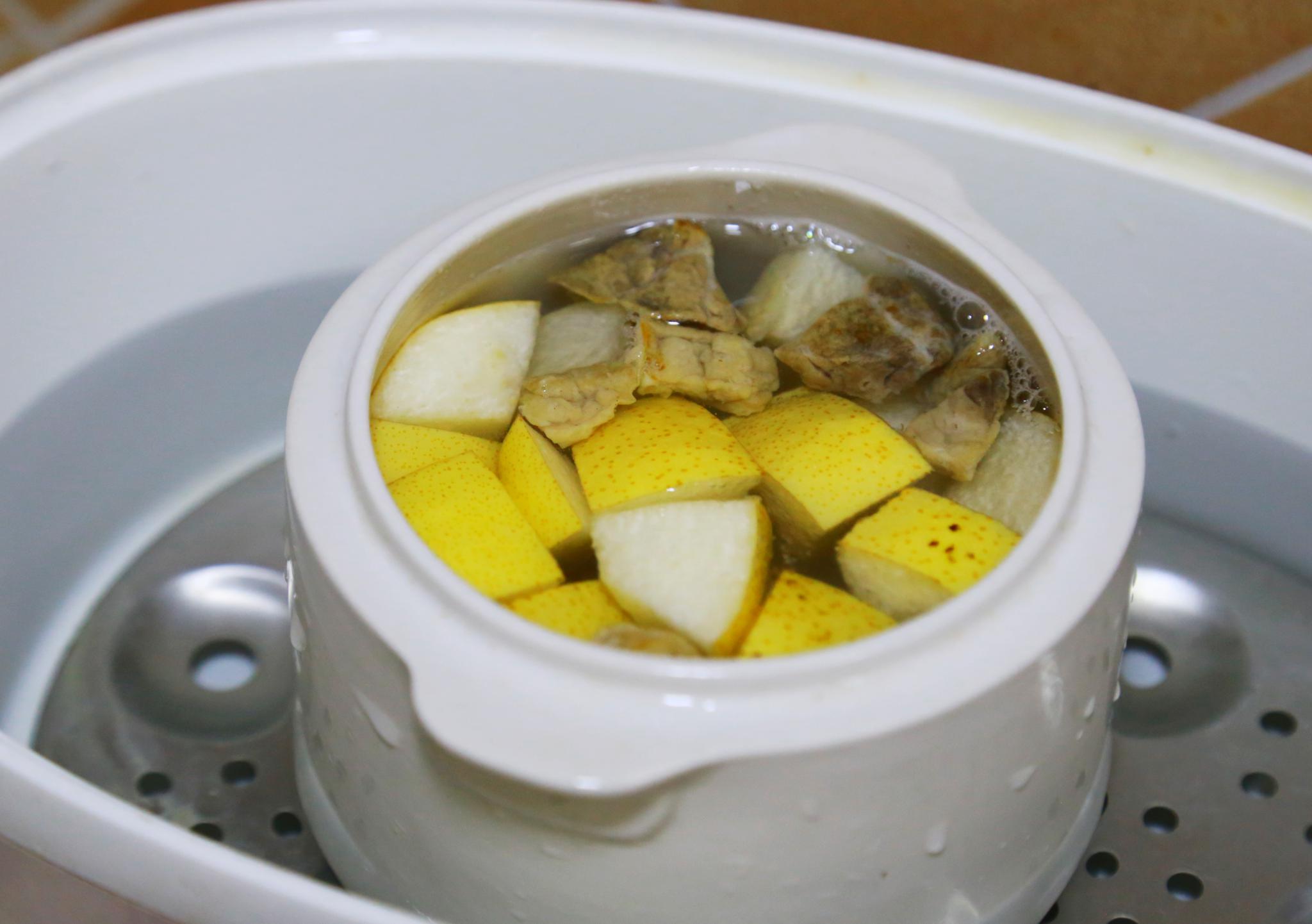 国外疫情肆虐,来一份猪肺雪梨汤,清肺,润肺提高免疫力才是王道