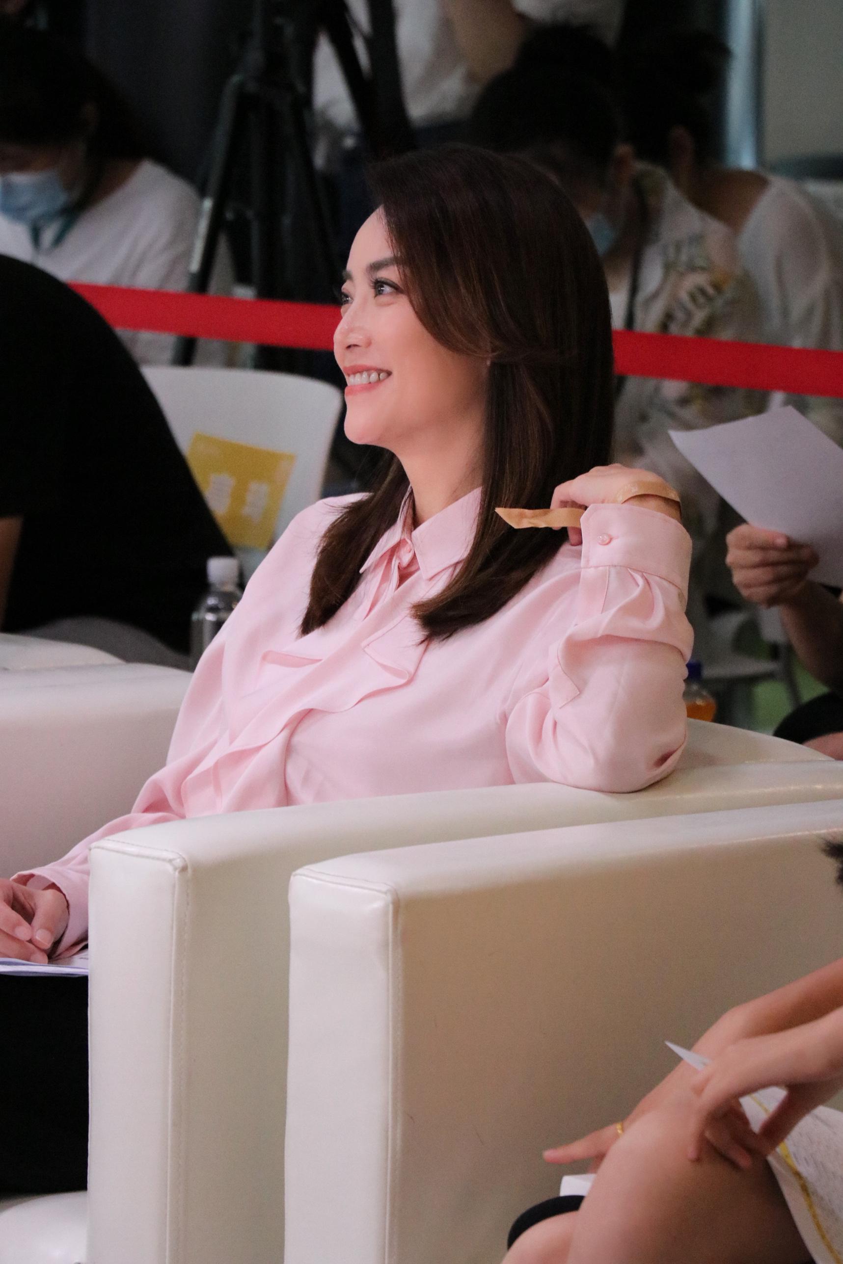 霍汶希担任"2020狐友国民校草大赛" 评委 助力挖掘未来之星