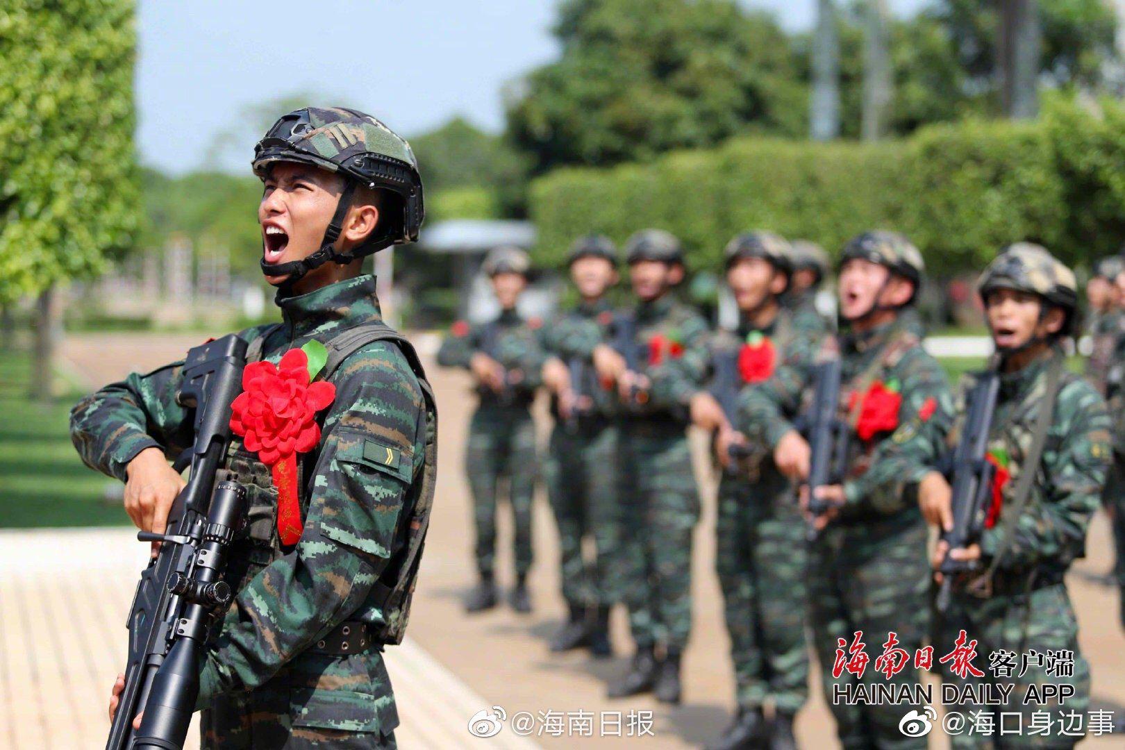 武警海南总队特战某中队举行退伍老兵交枪仪式