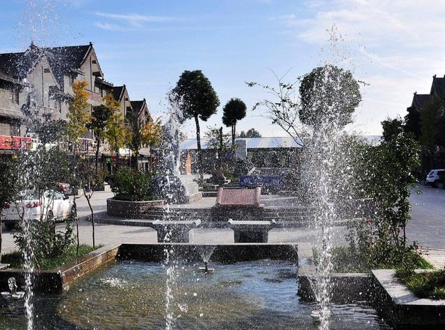 河南一人造景区走红，花费10亿修建，还是全球最大玉器批发基地休闲区蓝鸢梦想 - Www.slyday.coM