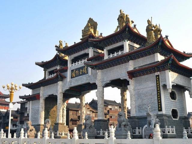 河南一人造景区走红，花费10亿修建，还是全球最大玉器批发基地休闲区蓝鸢梦想 - Www.slyday.coM