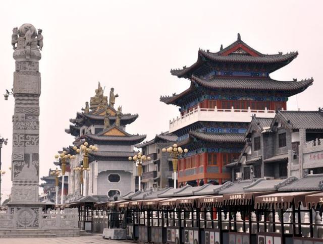 河南一人造景区走红，花费10亿修建，还是全球最大玉器批发基地休闲区蓝鸢梦想 - Www.slyday.coM