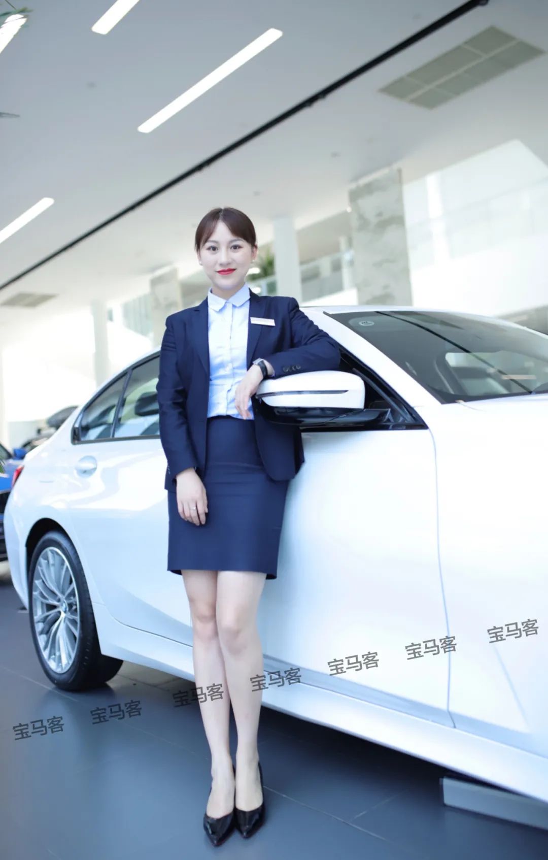 多位美女同时出镜全国宝马4s店花评选推出团体赛