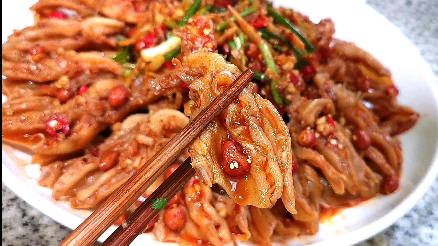 广西凉拌菜"无骨鸭爪"做法!二十几年老配方,香辣爽脆,超解馋