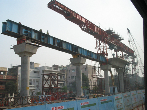 人口过剩_新生人口断崖,老师被裁撤,学区房将成为最大的笑话(2)