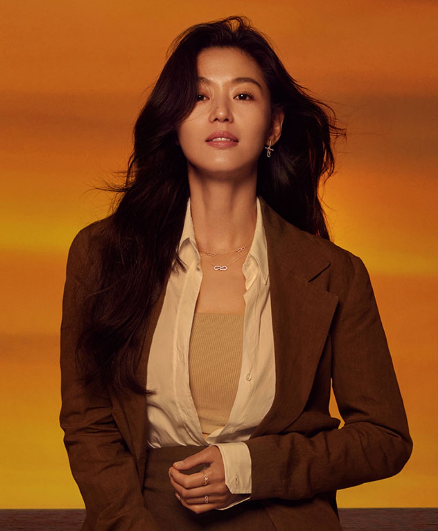 全智贤造型罕见大翻车!穿芭比粉裙太显廉价感,全靠优越气质撑起