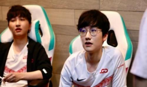 LGD官博深夜发文，小花生直播被迫取消，给出原因粉丝心态炸裂！休闲区蓝鸢梦想 - Www.slyday.coM