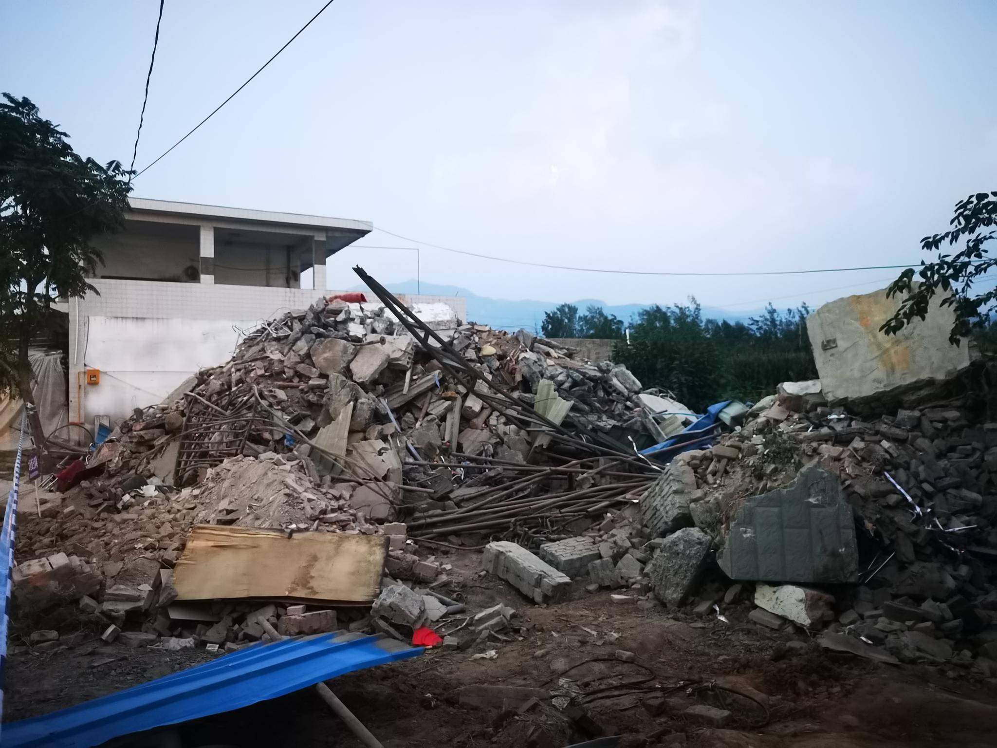 【追踪】山西襄汾致29人死事故:坍塌房屋预制板搭建房龄20多年;有路人