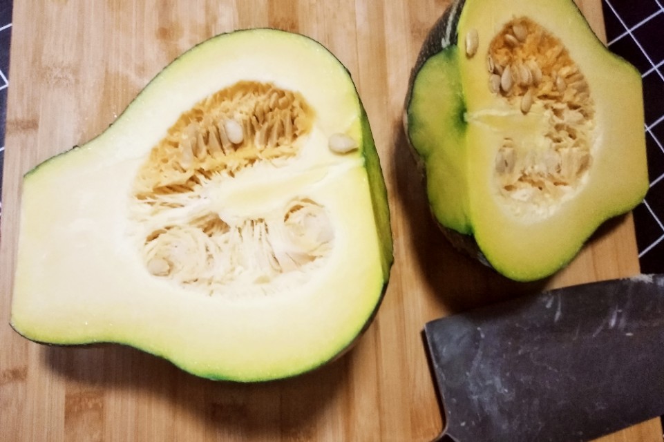 季节北瓜正鲜嫩,用它包包子是立秋后不能错过的美味