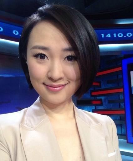 在高三那年,欧阳智薇去参加第三届"新苗杯"全国中学生主持人大赛,她